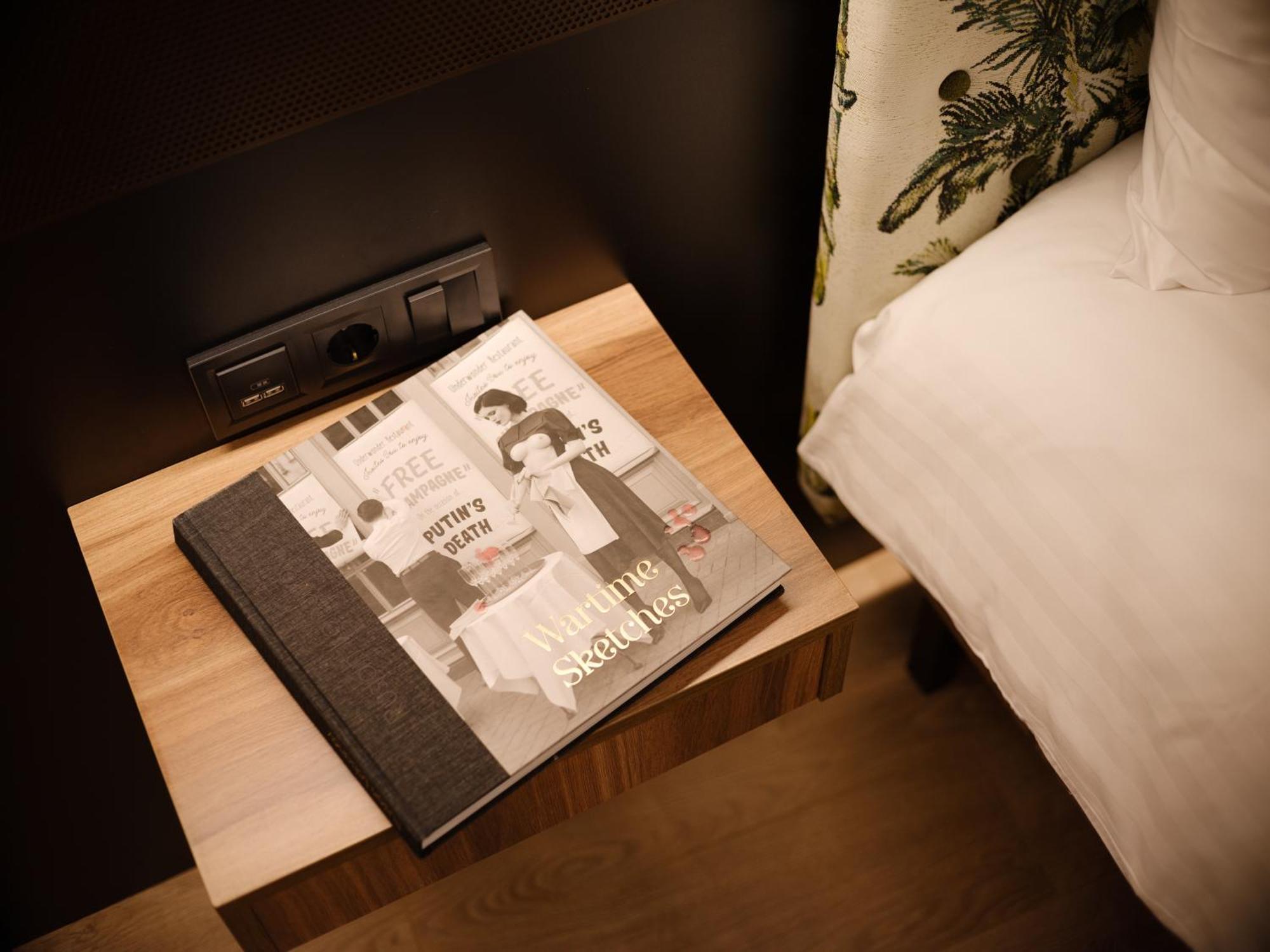 Mola Mola Apart Hotel Lviv Extérieur photo